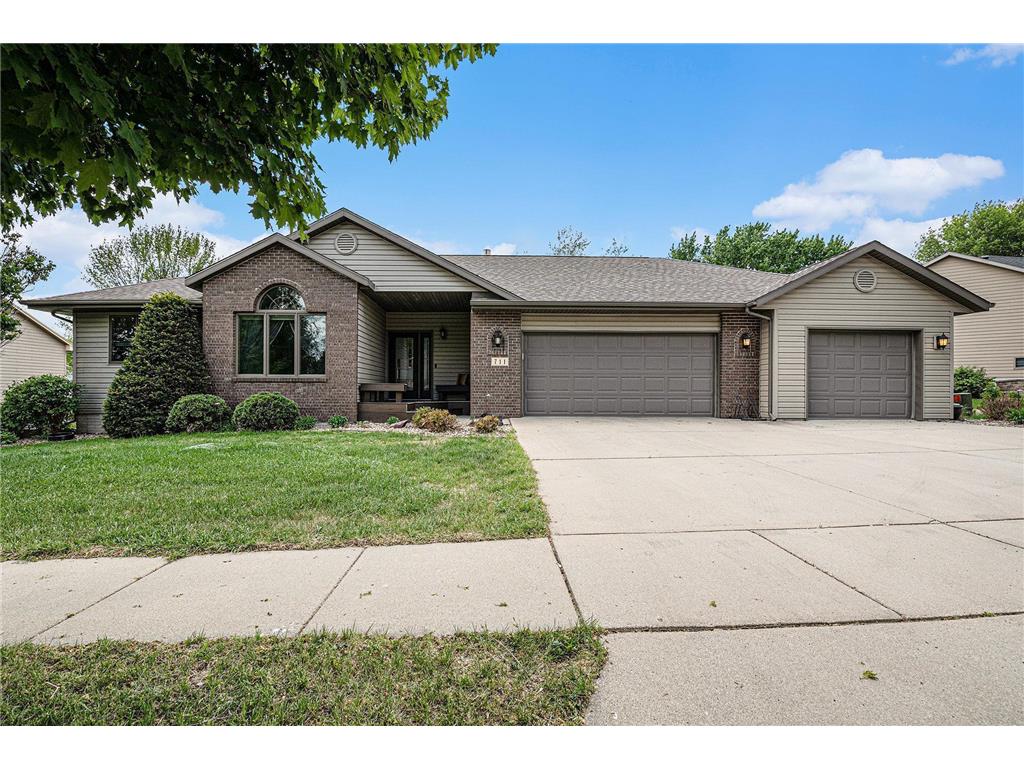 711 Britz Drive Luverne MN 56156 6720569 image1