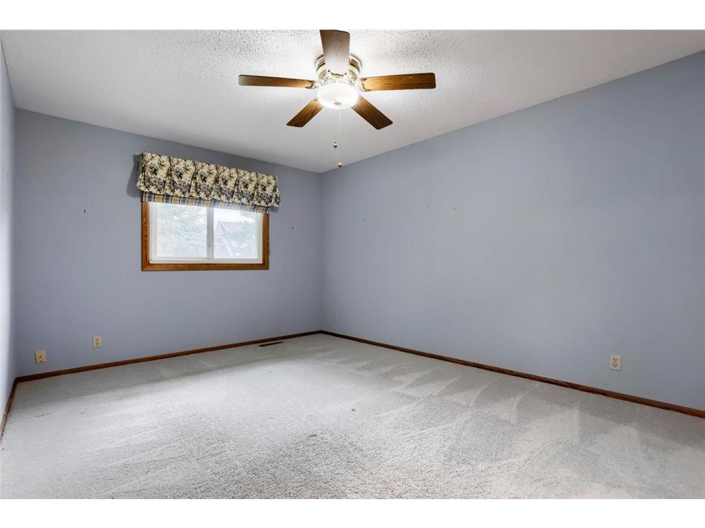 711 Cope Avenue W Roseville MN 55113 7061748 image14