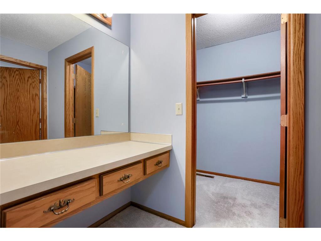 711 Cope Avenue W Roseville MN 55113 7061748 image17