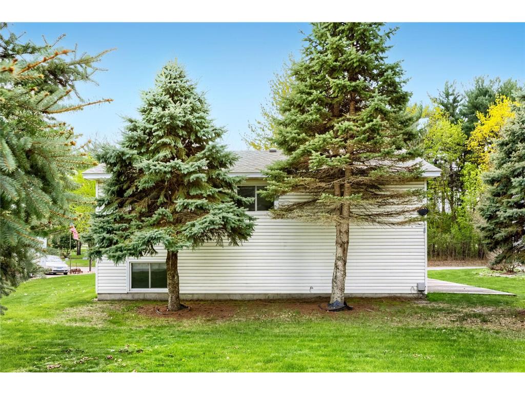 711 Cope Avenue W Roseville MN 55113 7061748 image26