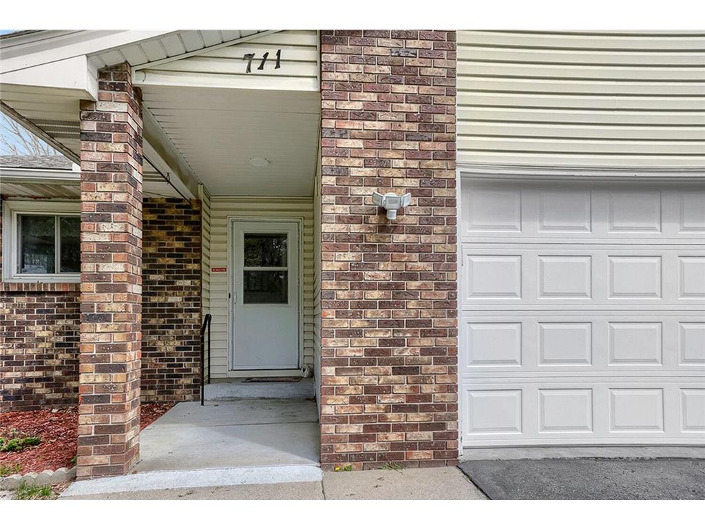 711 Cope Avenue W Roseville MN 55113 7061748 image30