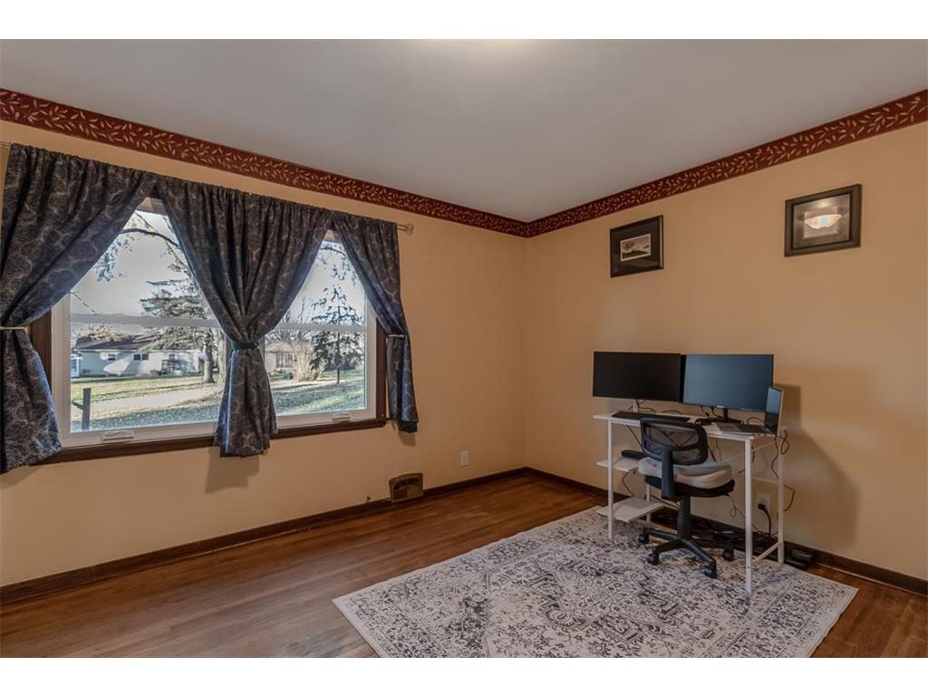 711 E Blue Earth Street Lake Crystal MN 56055 6816060 image12