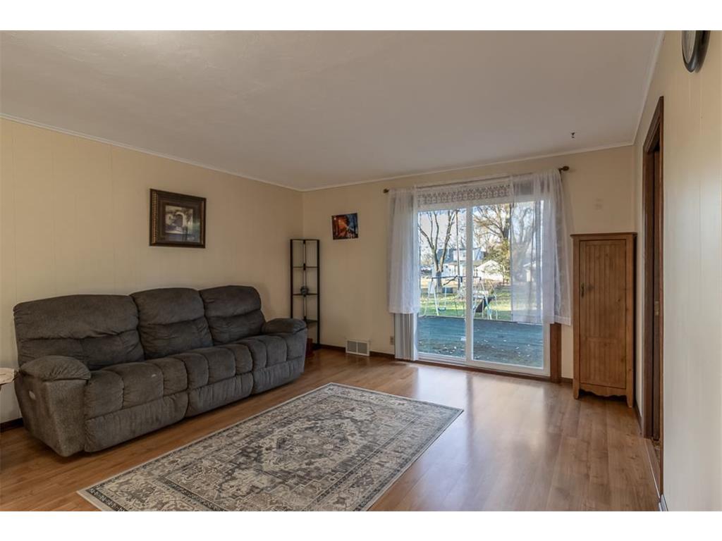 711 E Blue Earth Street Lake Crystal MN 56055 6816060 image4