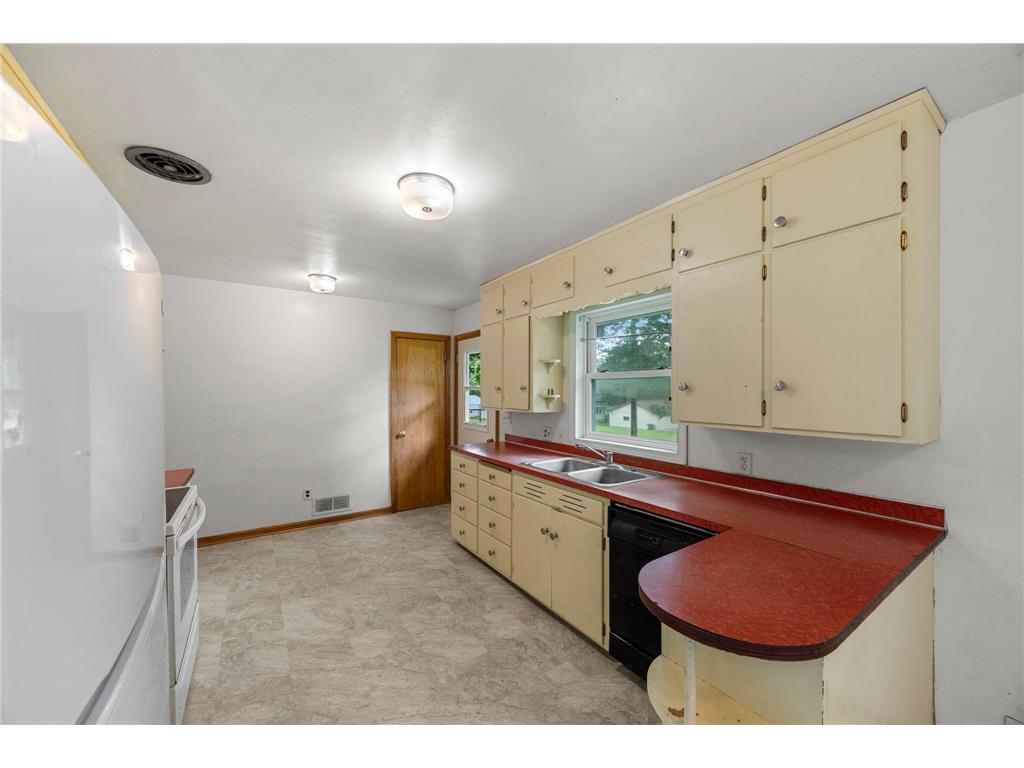 711 Elm Avenue Gaylord MN 55334 7082659 image15