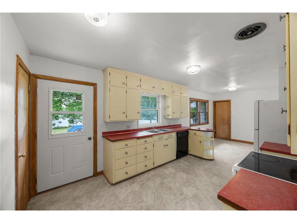 711 Elm Avenue Gaylord MN 55334 7082659 image17