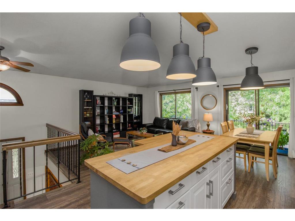 711 Evergreen Court Burnsville MN 55337 6590109 image1