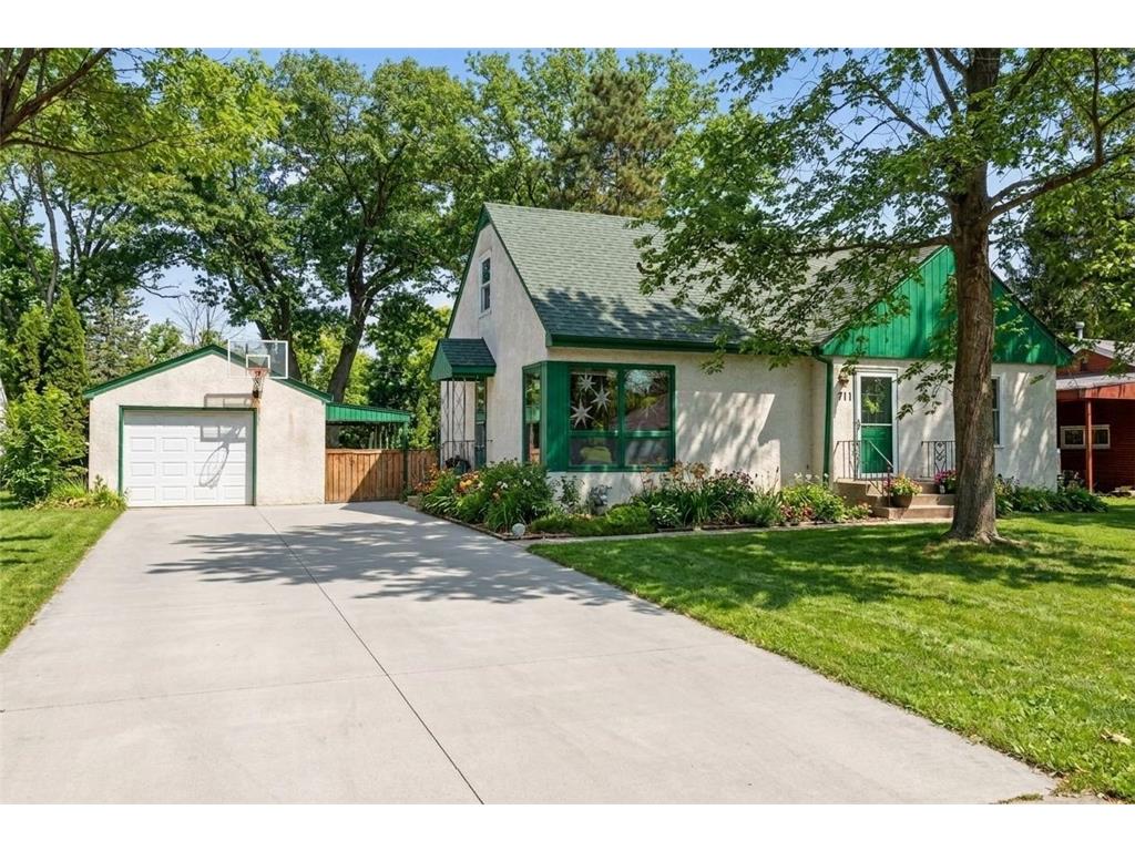 711 Grandview Avenue W Roseville MN 55113 7065991 image1