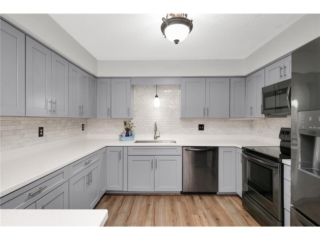 7111 Robinwood Bay Woodbury MN 55125 7085806 image13