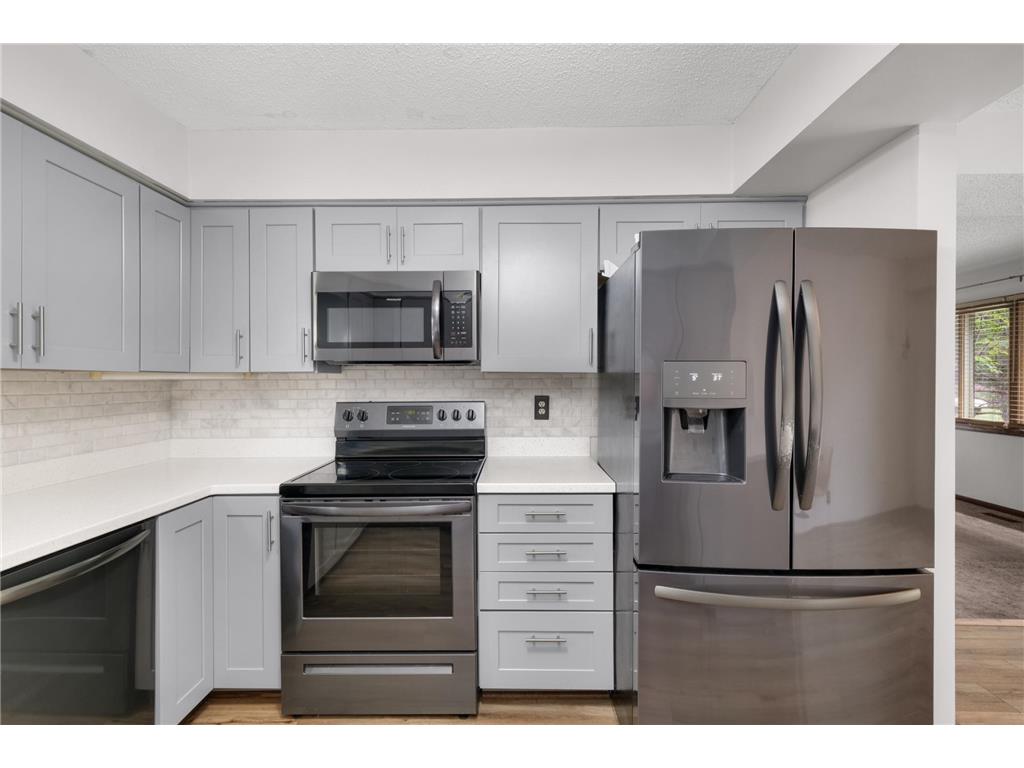 7111 Robinwood Bay Woodbury MN 55125 7085806 image14