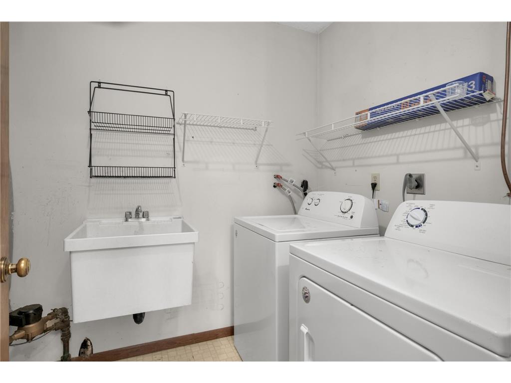 7111 Robinwood Bay Woodbury MN 55125 7085806 image17