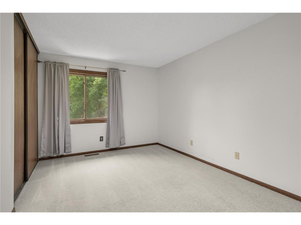 7111 Robinwood Bay Woodbury MN 55125 7085806 image21