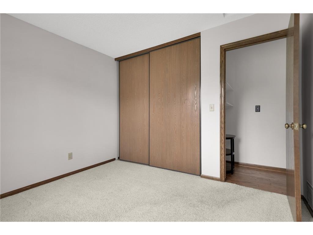 7111 Robinwood Bay Woodbury MN 55125 7085806 image25