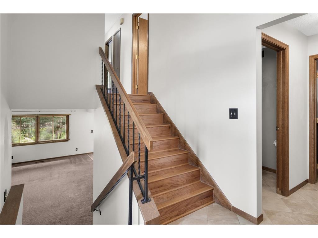 7111 Robinwood Bay Woodbury MN 55125 7085806 image4
