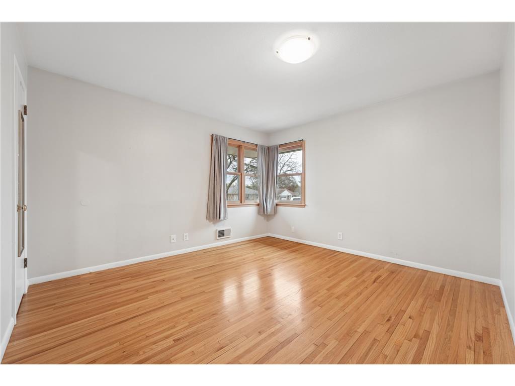 7115 W 23rd Street Saint Louis Park MN 55426 7046172 image10