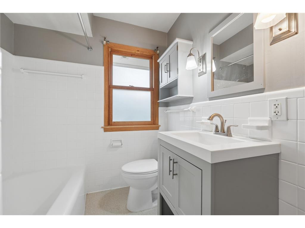 7115 W 23rd Street Saint Louis Park MN 55426 7046172 image12