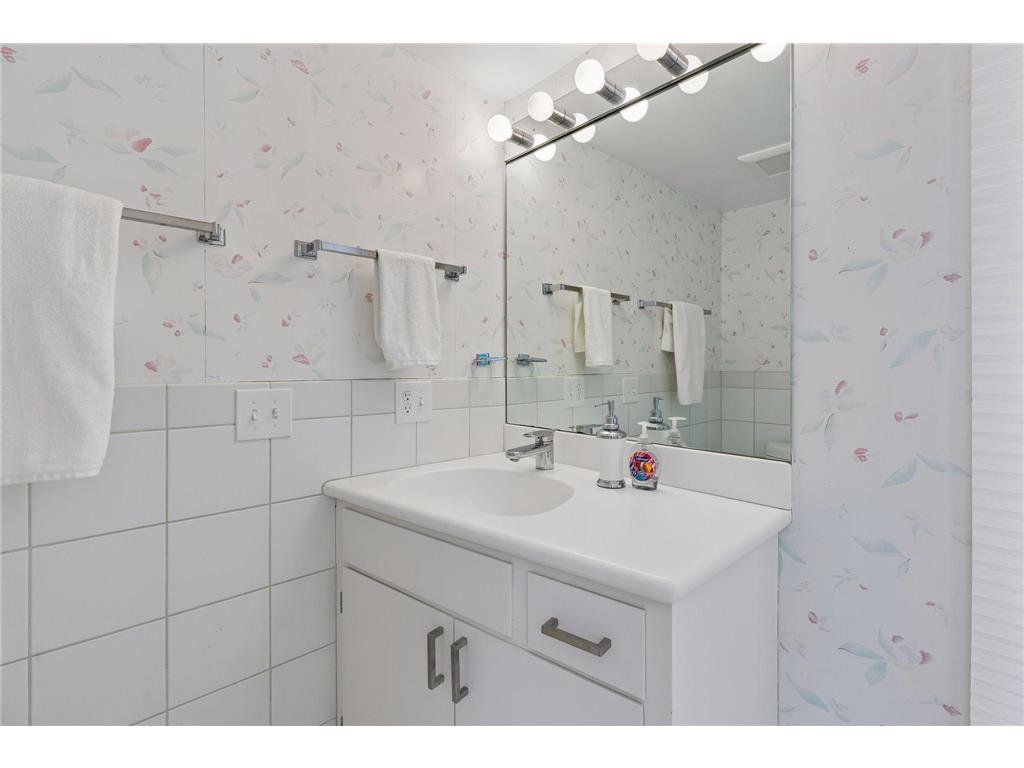 7117 Gleason Road Edina MN 55439 7009023 image32