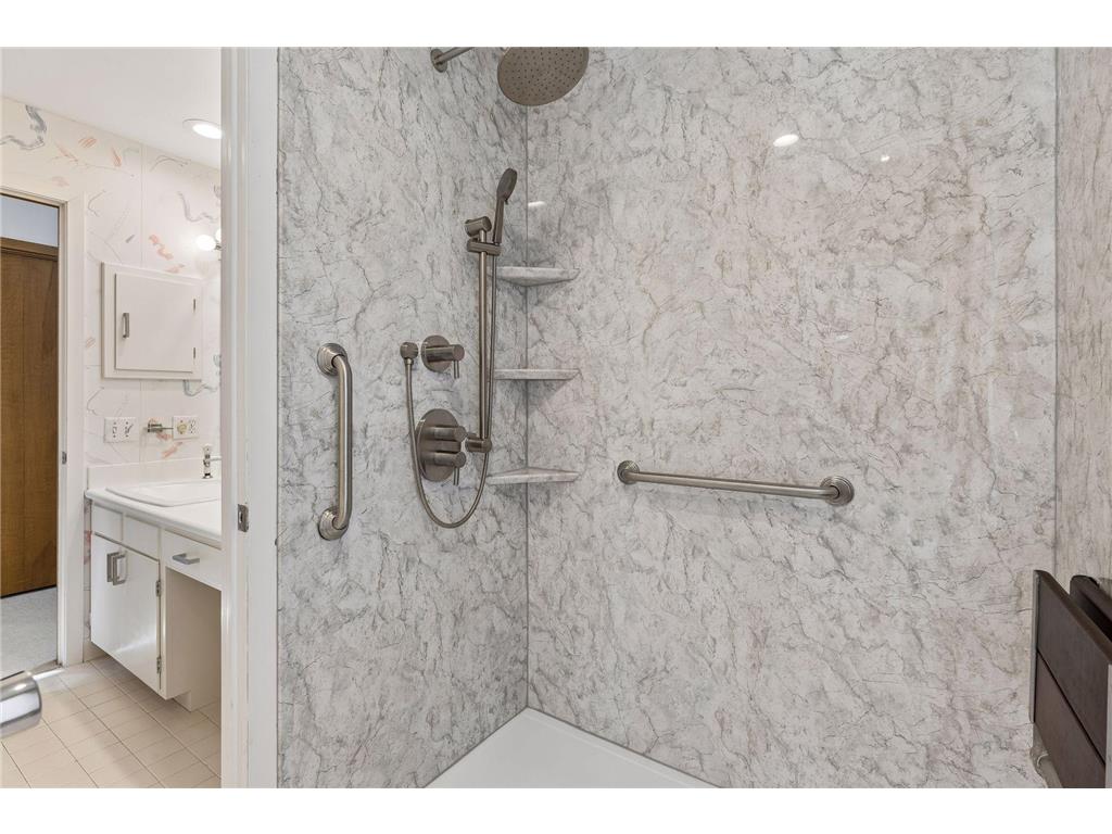 7117 Gleason Road Edina MN 55439 7009023 image37