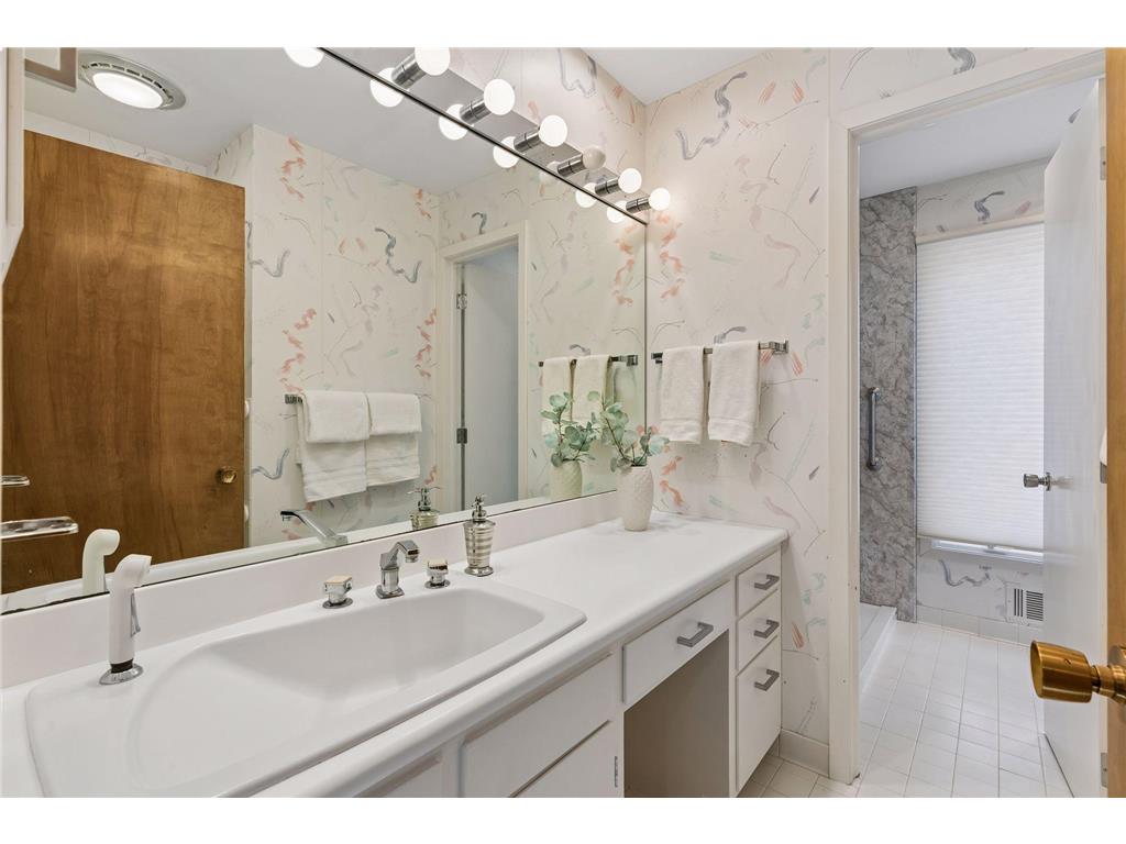 7117 Gleason Road Edina MN 55439 7009023 image39