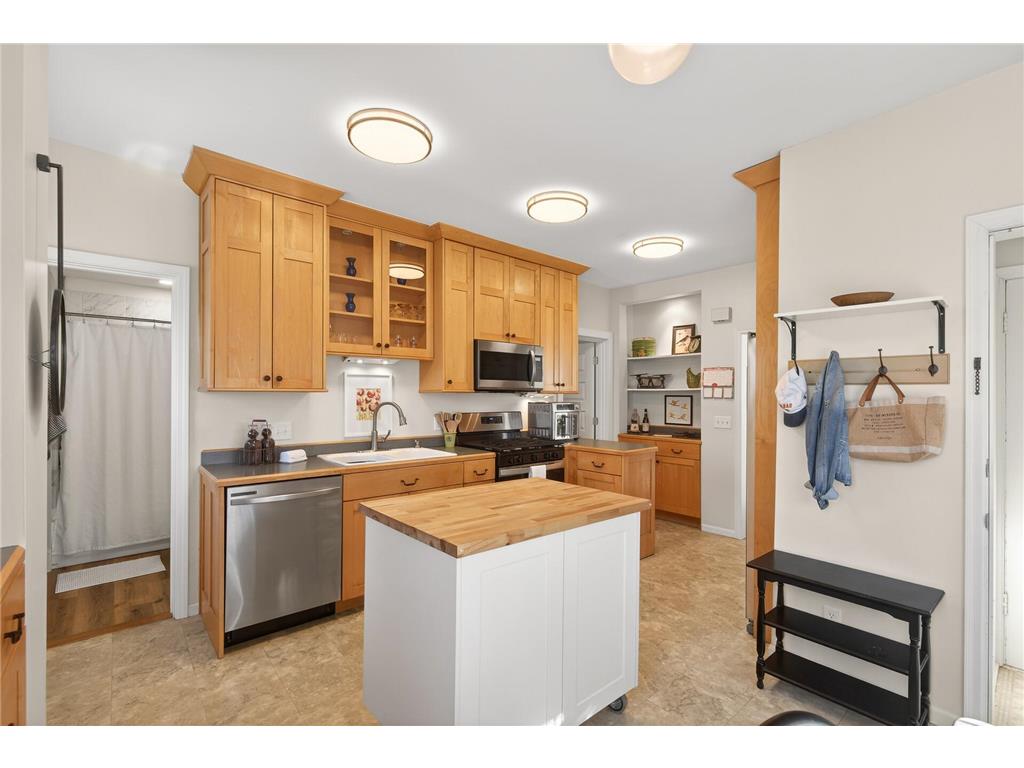 712 5th Street NE Minneapolis MN 55413 7025687 image11