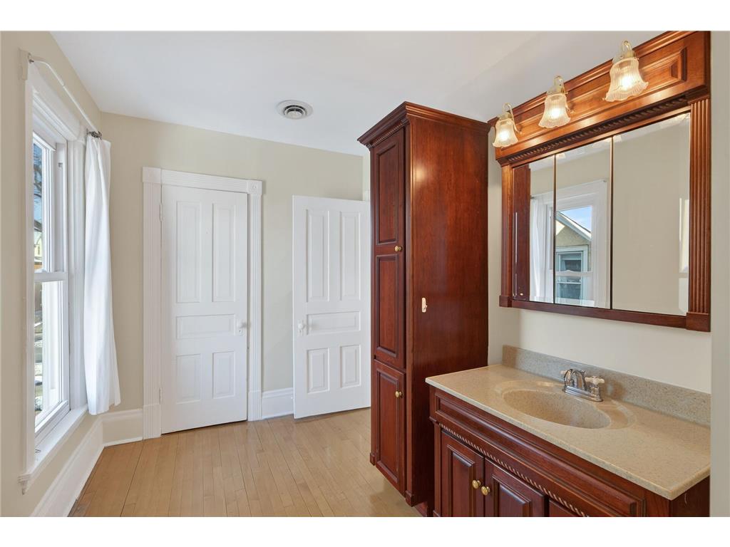 712 5th Street NE Minneapolis MN 55413 7025687 image29