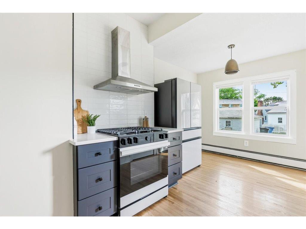 712 Cedar Lake Road S Minneapolis MN 55405 7103330 image11