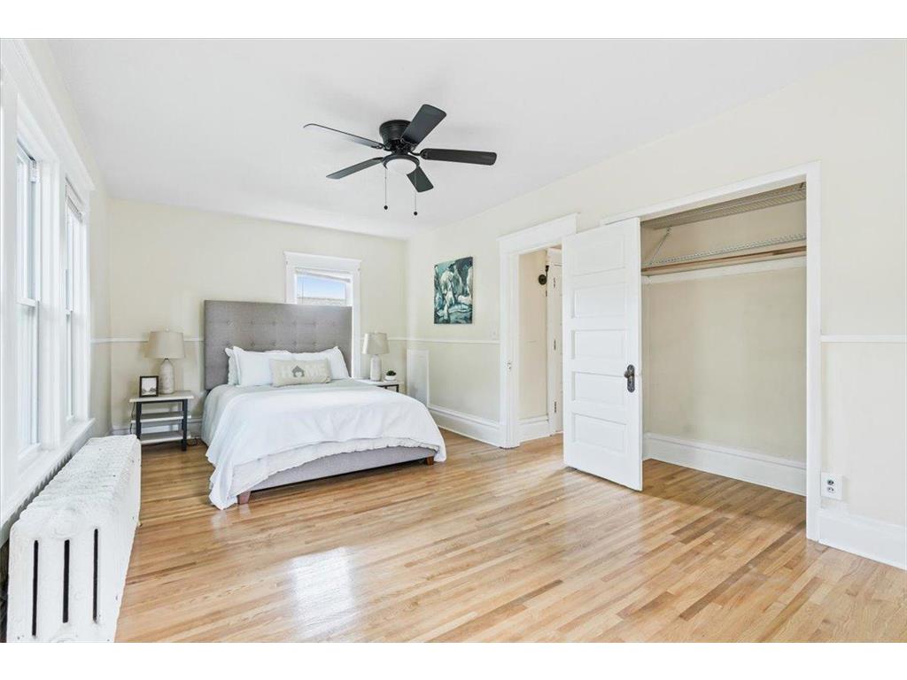 712 Cedar Lake Road S Minneapolis MN 55405 7103330 image17