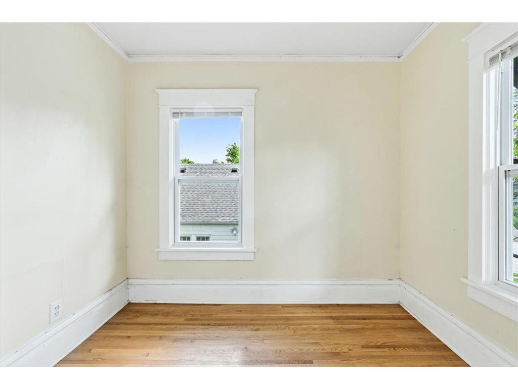712 Cedar Lake Road S Minneapolis MN 55405 7103330 image19