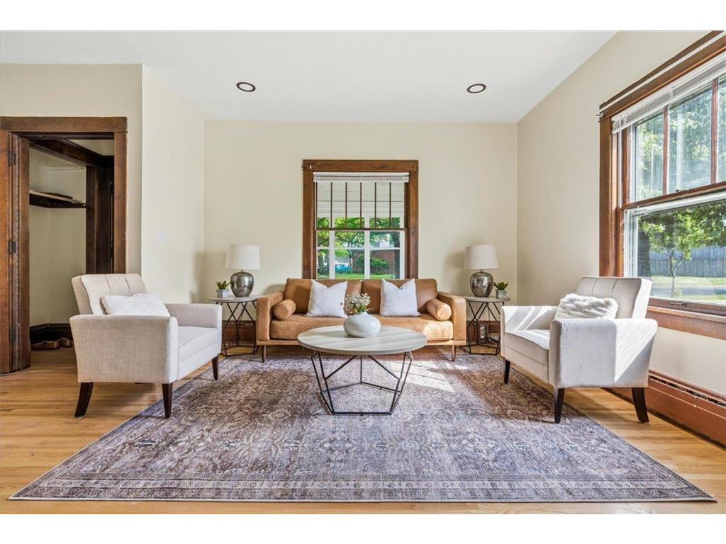 712 Cedar Lake Road S Minneapolis MN 55405 7103330 image3