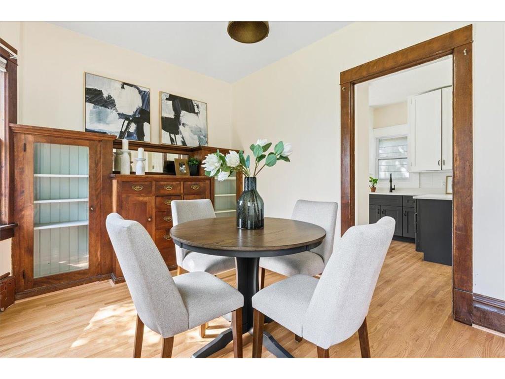712 Cedar Lake Road S Minneapolis MN 55405 7103330 image8