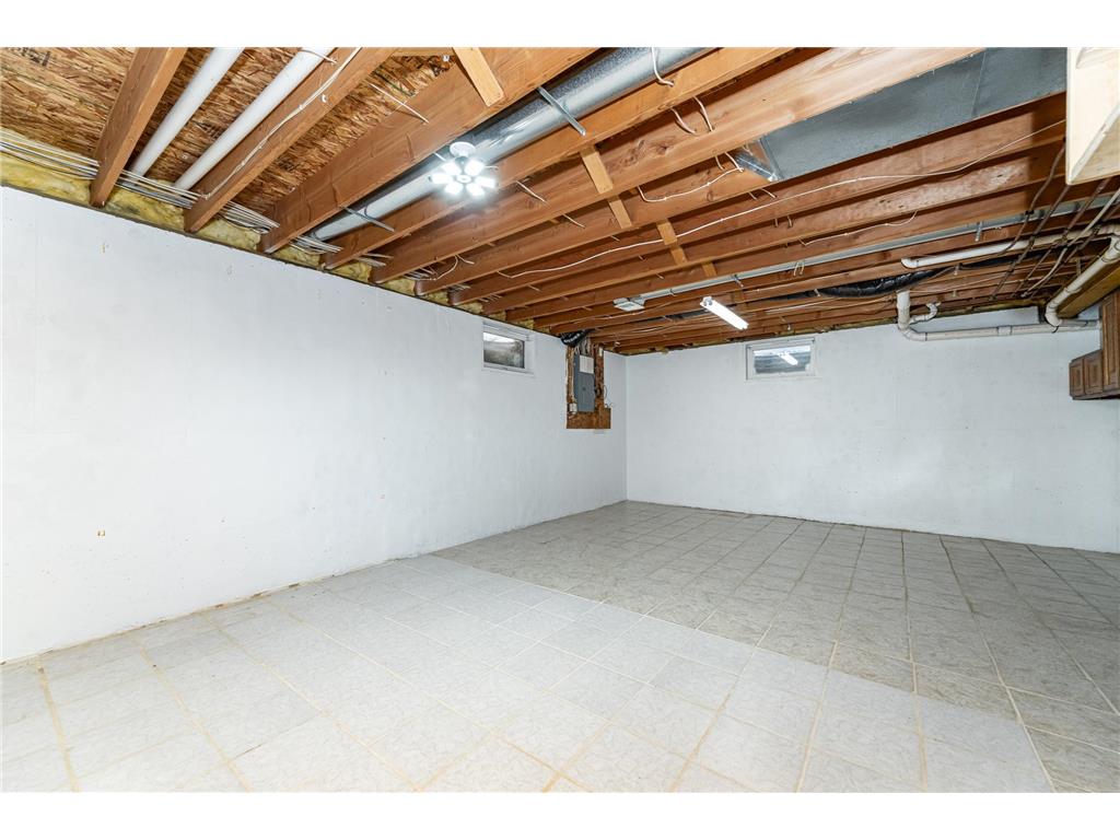 712 Memorial Drive Spring Valley MN 55975 7000052 image18