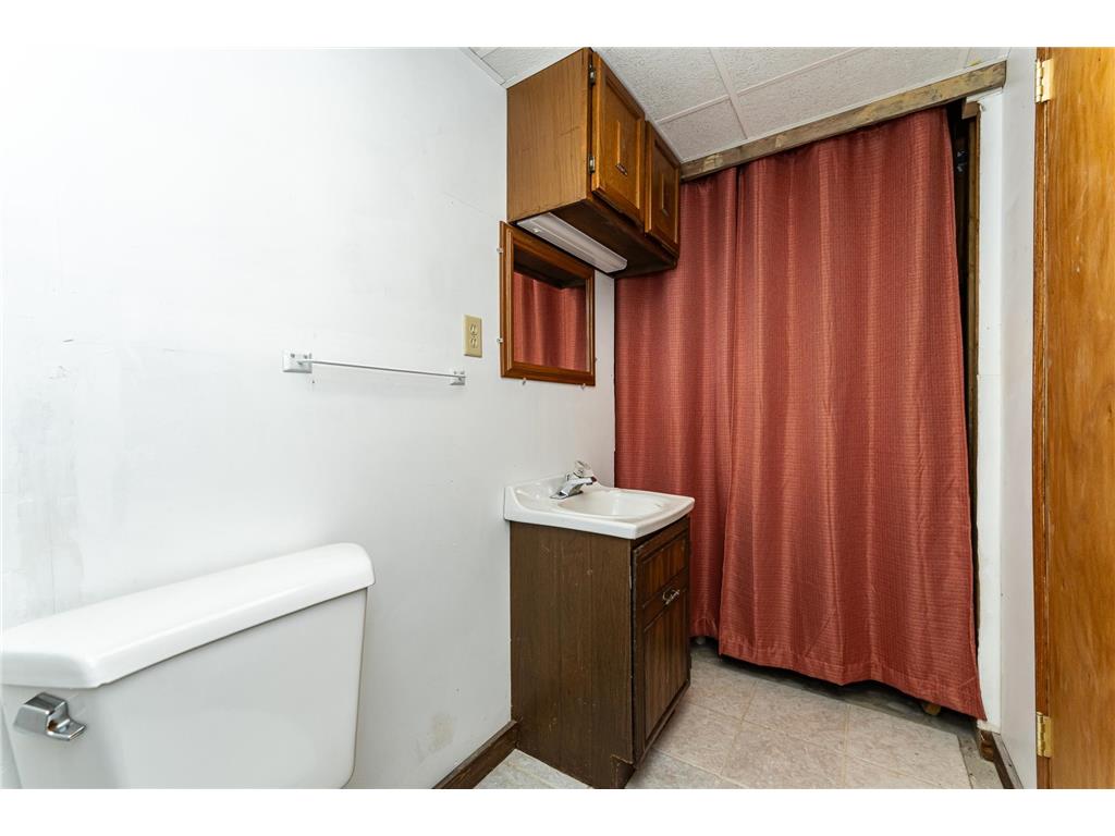 712 Memorial Drive Spring Valley MN 55975 7000052 image20