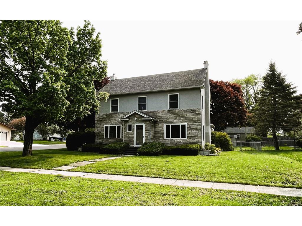 712 N Broadway Avenue Le Roy MN 55951 6372393 image1