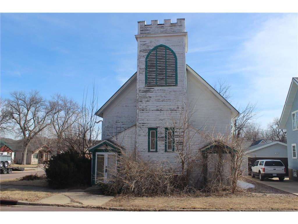 712 Park Street Jackson MN 56143 6682685 image1