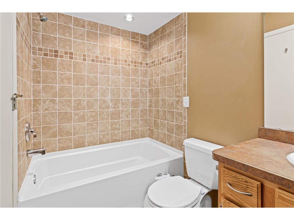 712 Stewart Avenue Saint Paul MN 55102 7066530 image21