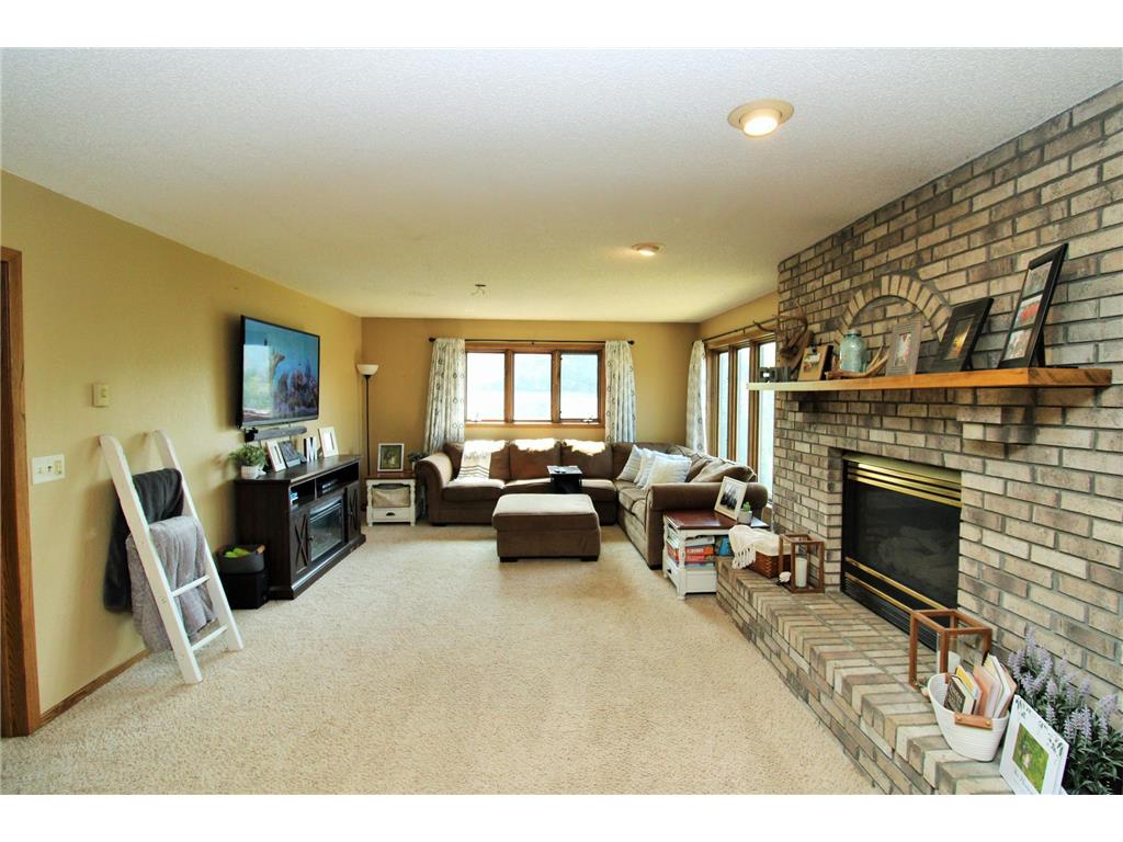 7125 199th Avenue NE New London MN 56273 6388333 image1