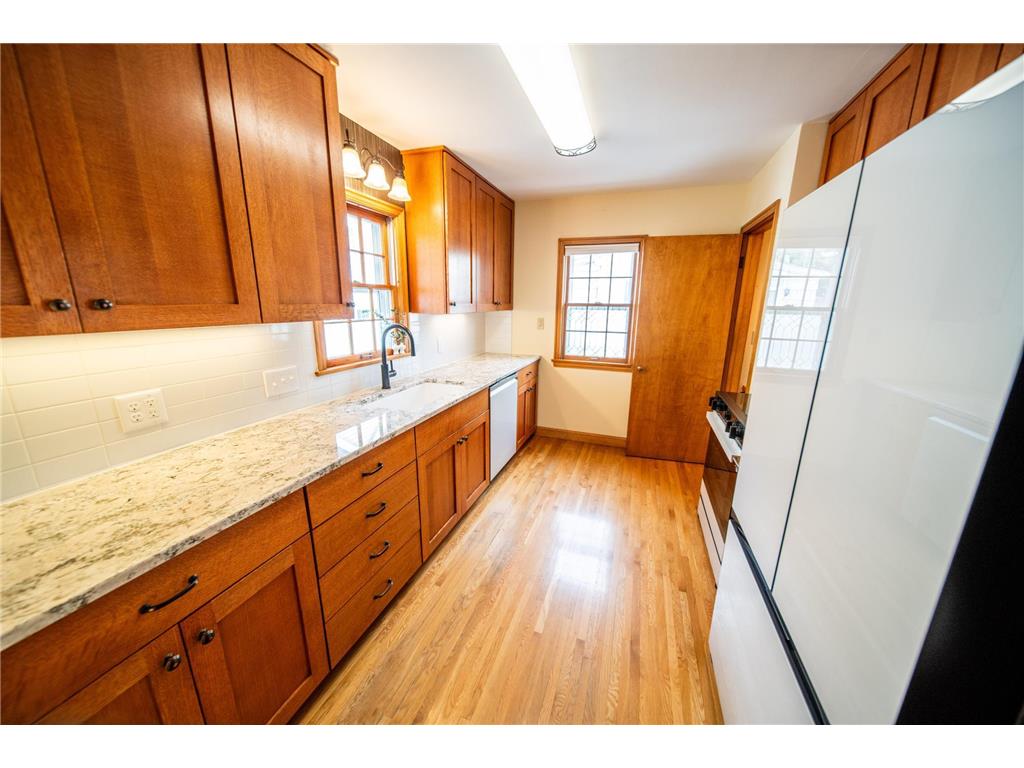 713 11th St SW Rochester MN 55902 7039543 image16