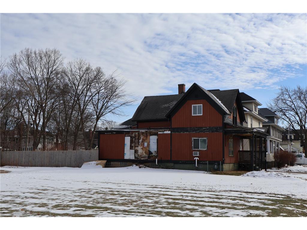 713 5th Avenue Eau Claire WI 54703 7028222 image16