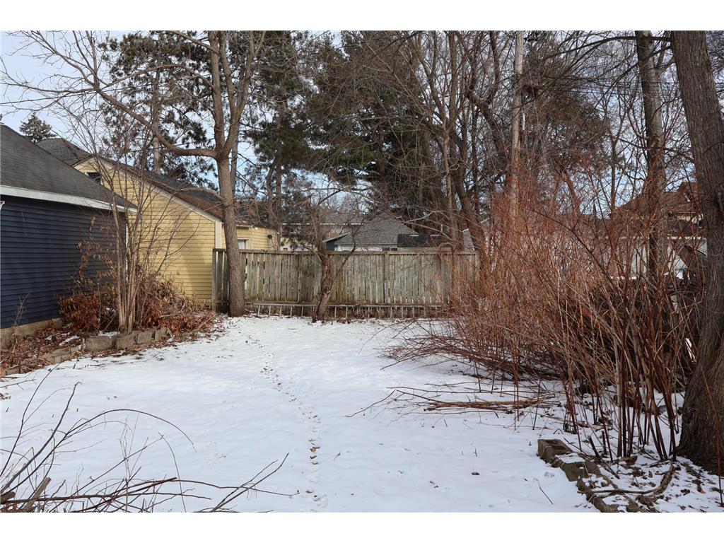 713 5th Avenue Eau Claire WI 54703 7028222 image17