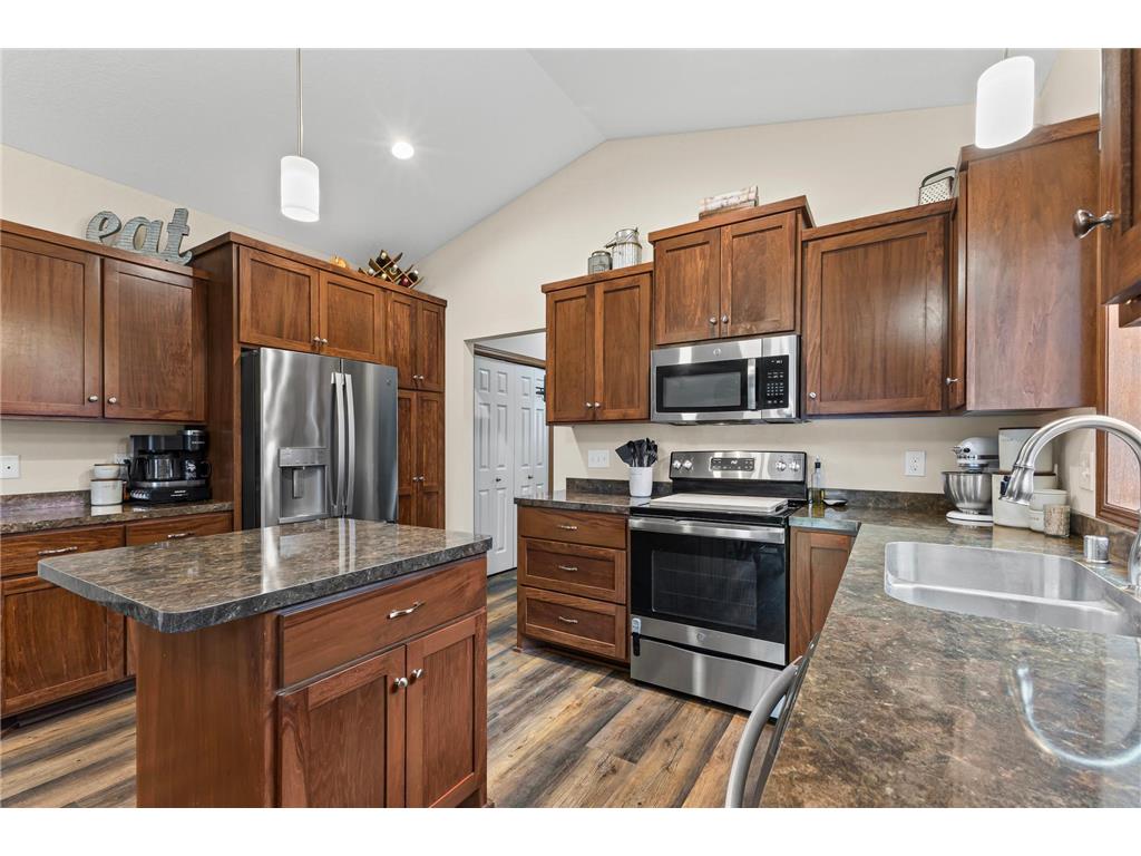 713 Cherrywood Lane NE Isanti MN 55040 6802245 image11