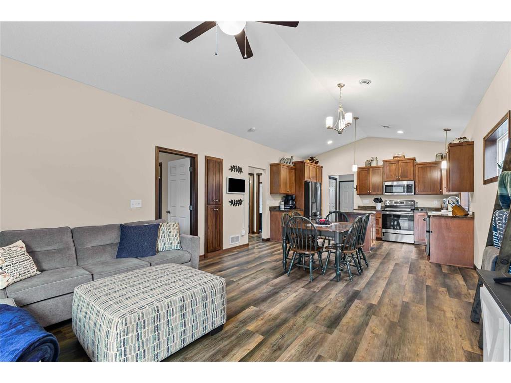 713 Cherrywood Lane NE Isanti MN 55040 6802245 image8