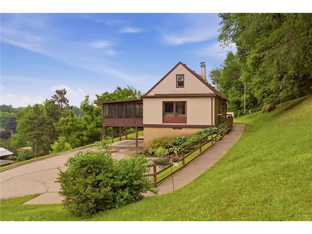 713 S 2nd Street La Crescent MN 55947 7090812 image1
