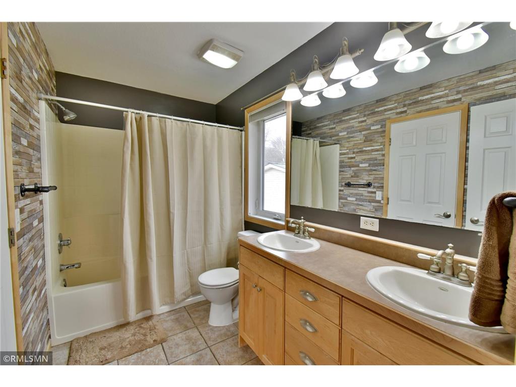 713 Thomas Drive NE Alexandria MN 56308 7057673 image23