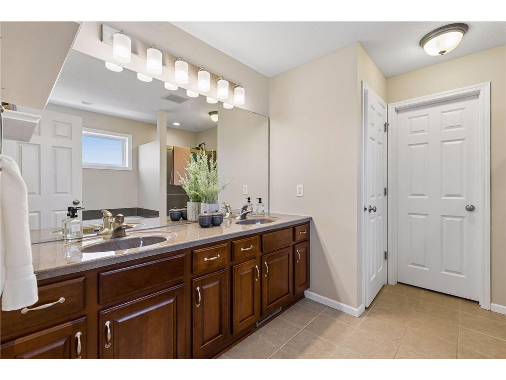7136 Peony Lane N Maple Grove MN 55311 7070107 image25