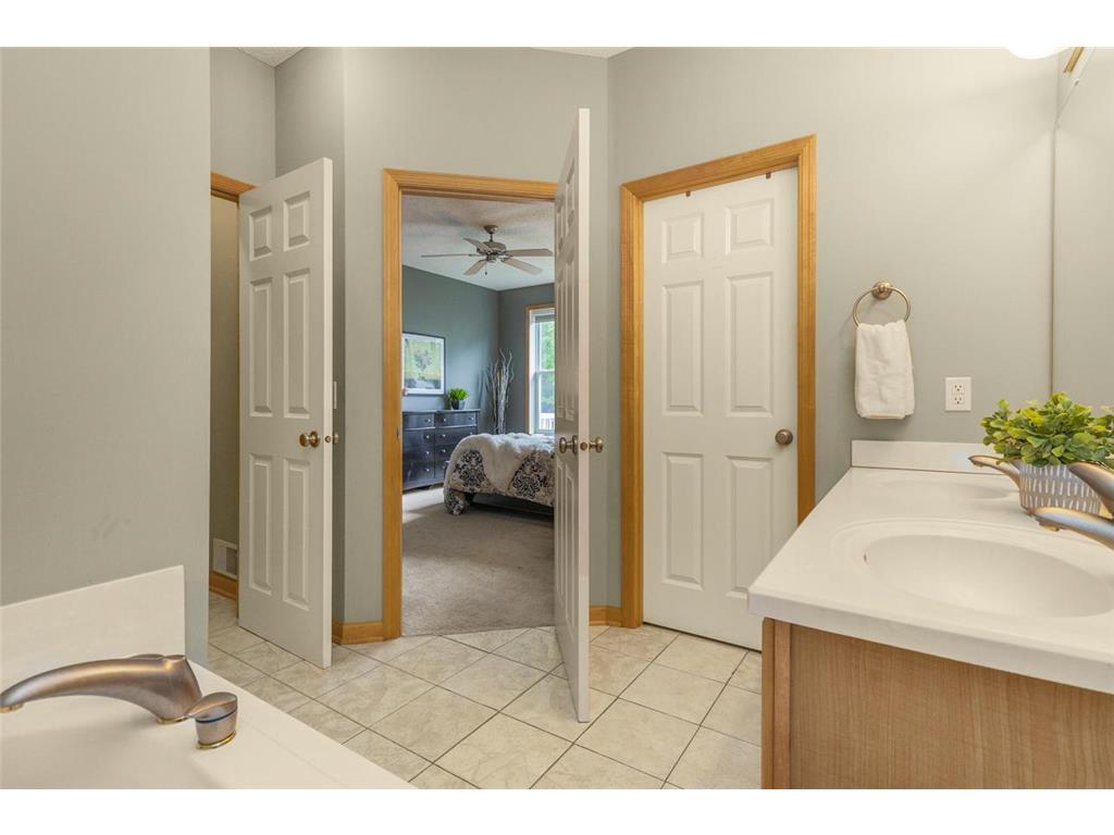 7137 Newbury Road Woodbury MN 55125 7087926 image40