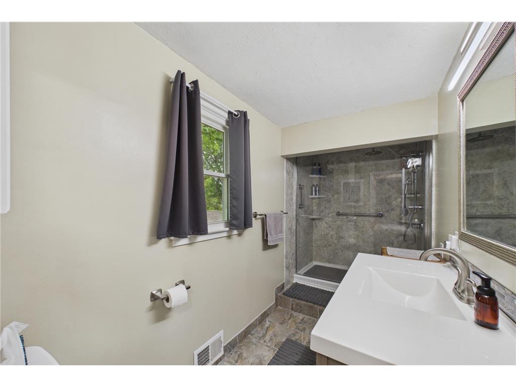 714 109th Avenue NW Coon Rapids MN 55448 7055148 image11