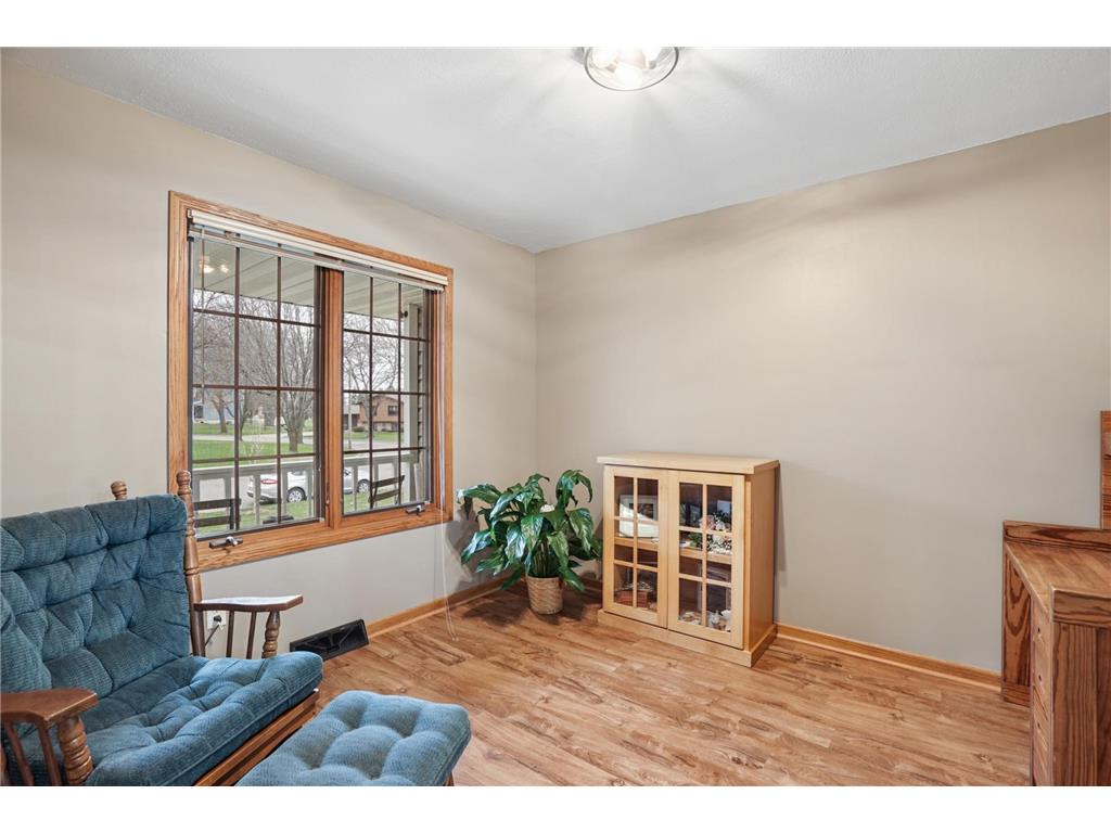 714 E Crescent Lane Litchfield MN 55355 7058192 image2