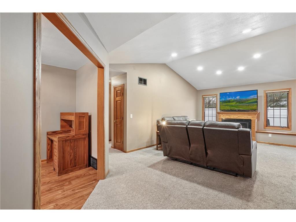 714 E Crescent Lane Litchfield MN 55355 7058192 image3