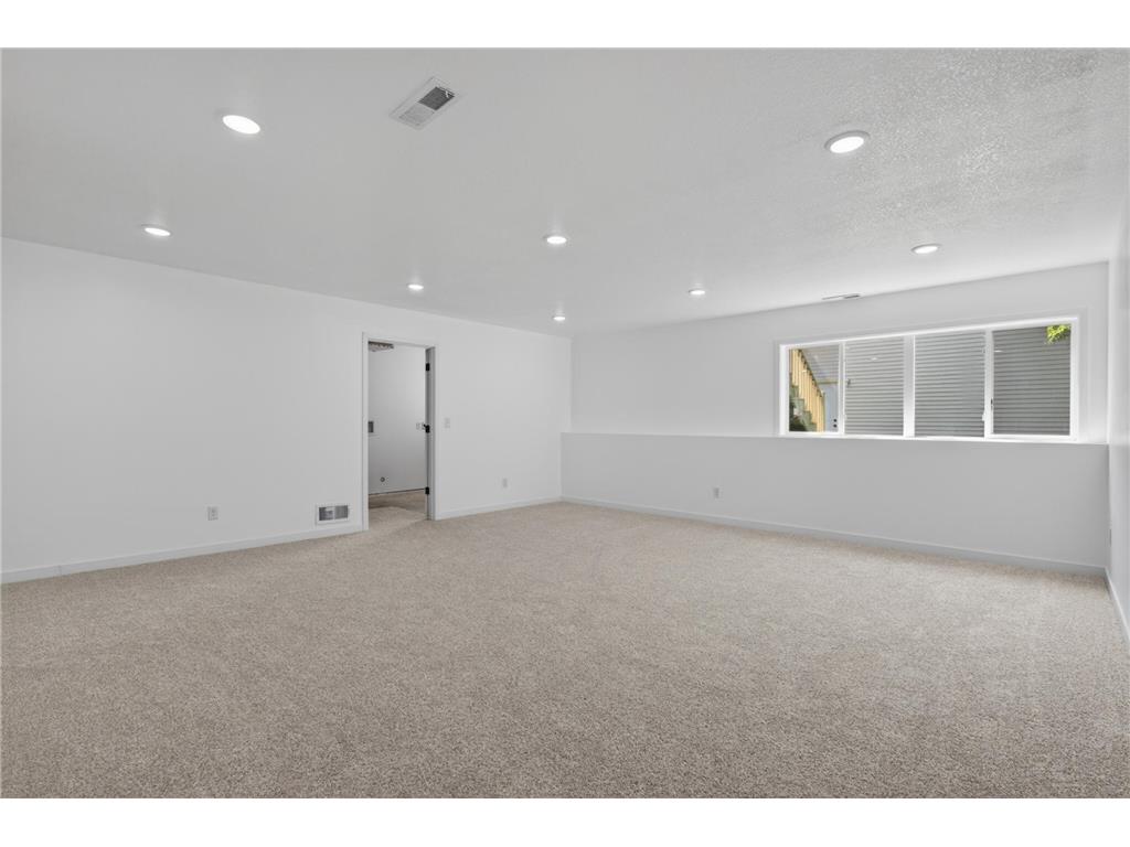 714 E Hawthorne Avenue E Saint Paul MN 55106 7082764 image16