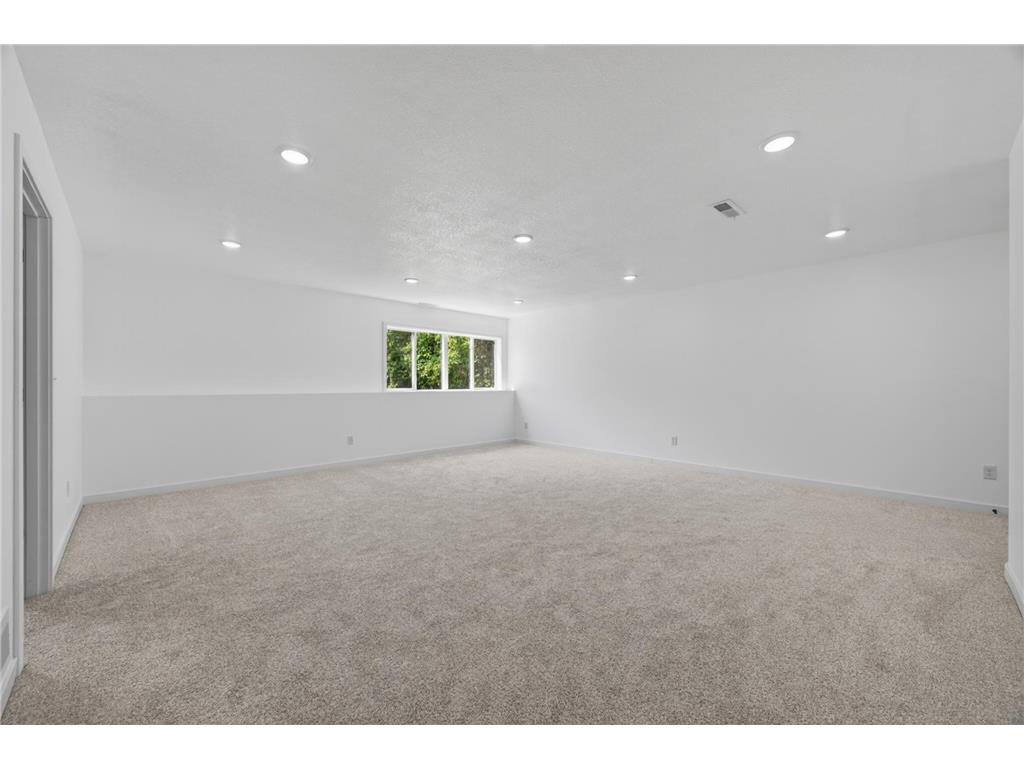 714 E Hawthorne Avenue E Saint Paul MN 55106 7082764 image19