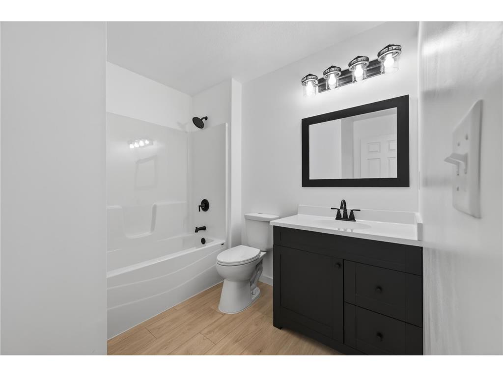 714 E Hawthorne Avenue E Saint Paul MN 55106 7082764 image24